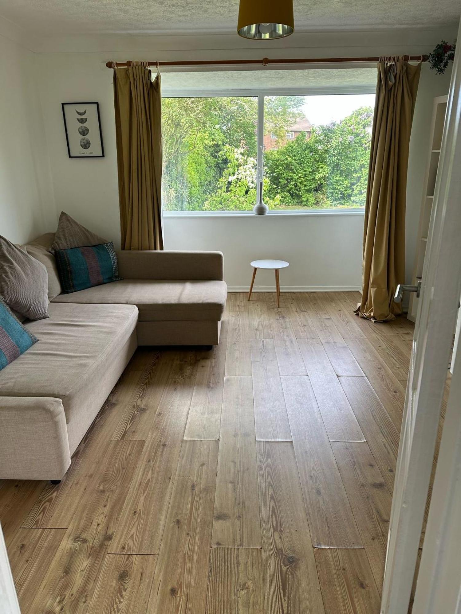 House Number 8 Sleeps Up To 6 People With Smart Tvs In Every Room Wellington  Exteriér fotografie